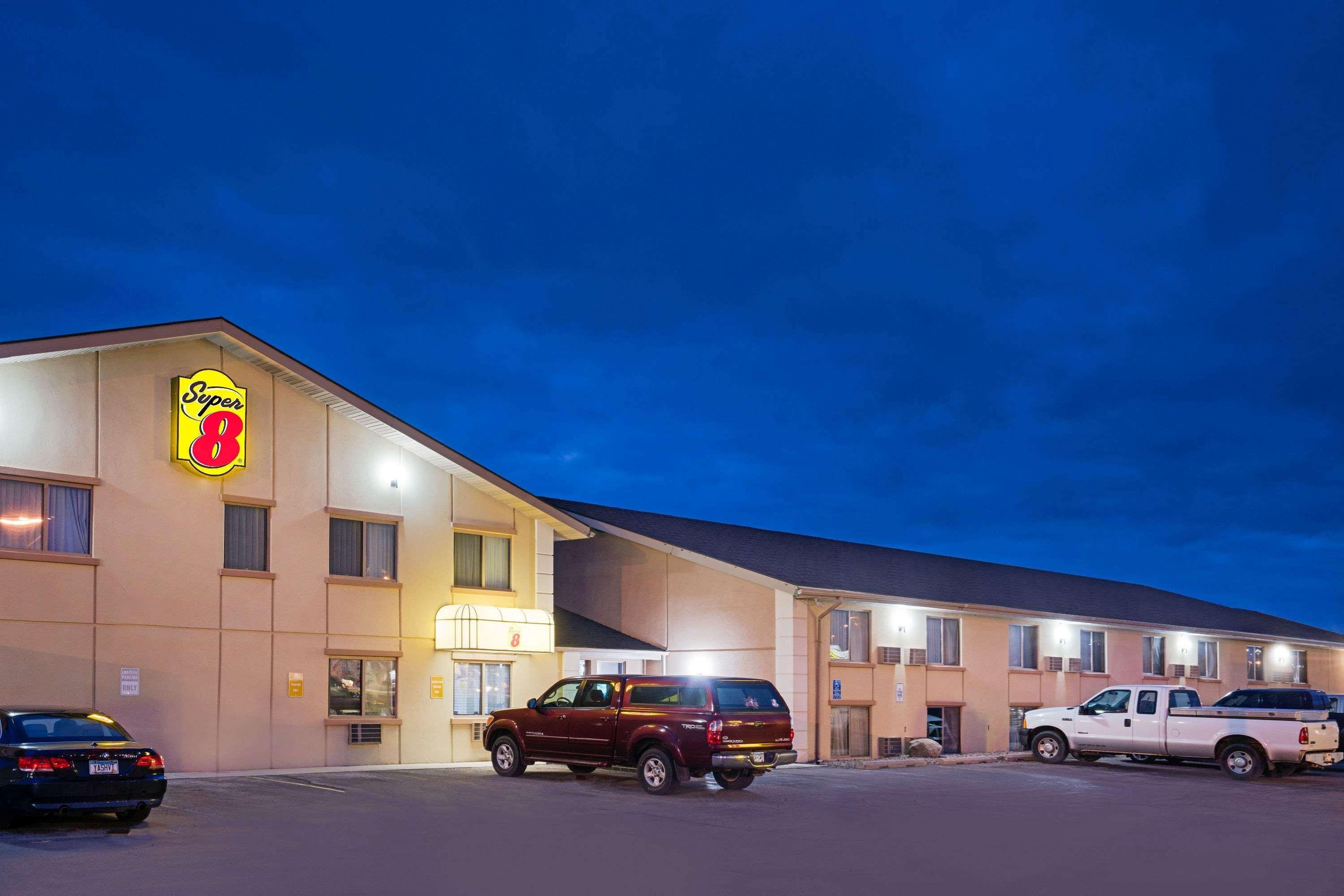 Super 8 By Wyndham Marshall Mn Exterior foto